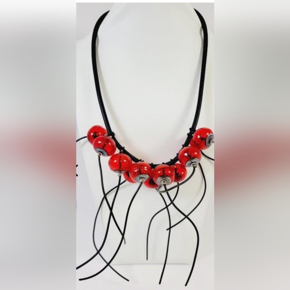 22"Carol Lee 925 Silver Blown Glass Statement Necklace (Red & Black)